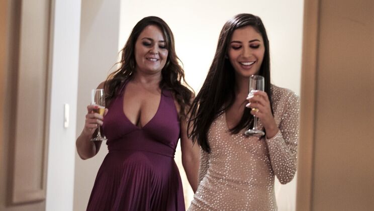 [SweetHeartVideo] - Lesbian Love and Kissing: Gianna Dior and Elexis Monroe's Scene