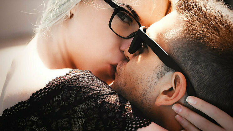 [SexArt] - Summer Sex - Beautiful Couple Kissing - Juan Lucho - Milena Devil