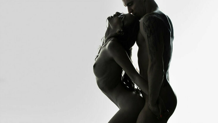 Lady Bug's Pussy Licking and Fingering with Maxmilian Dior