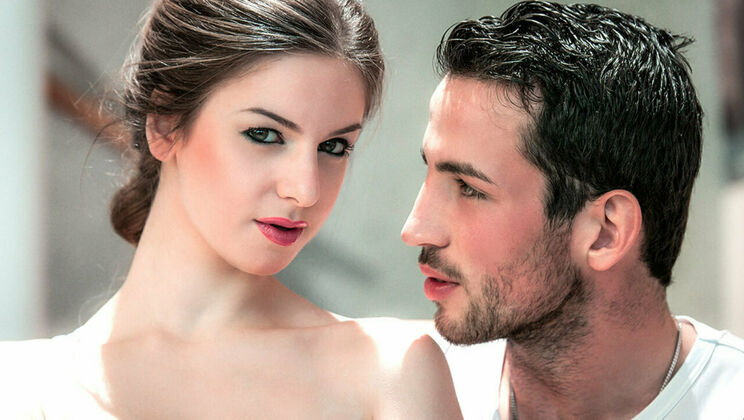 [SexArt] - Italian Beauty Stella Cox in a Hot Scene