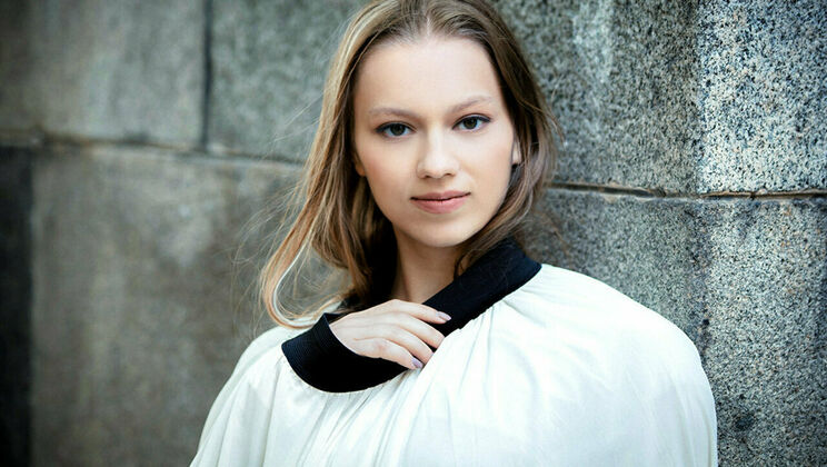 [SexArt] - Spying on Ballerina Mia Split's Private Moments - Mia Split