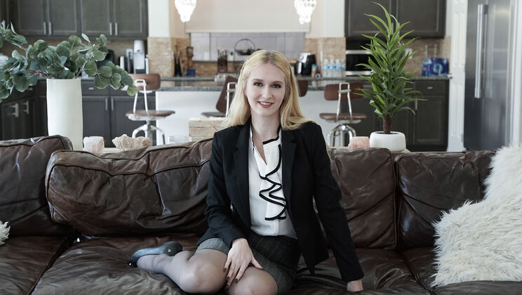 [PervMom] - Blindfolded Sexy Surprise