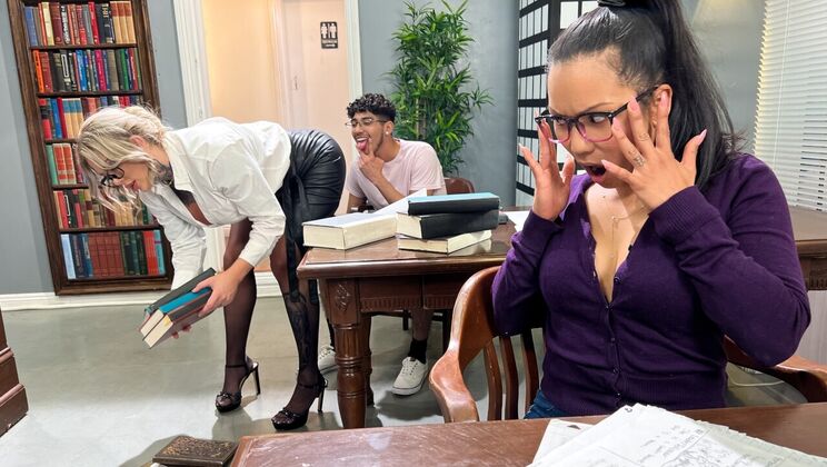 [LilHumpers] - MILF Christina Savoy Gives Diego Perez a Handjob - Diego Perez - Christina Savoy