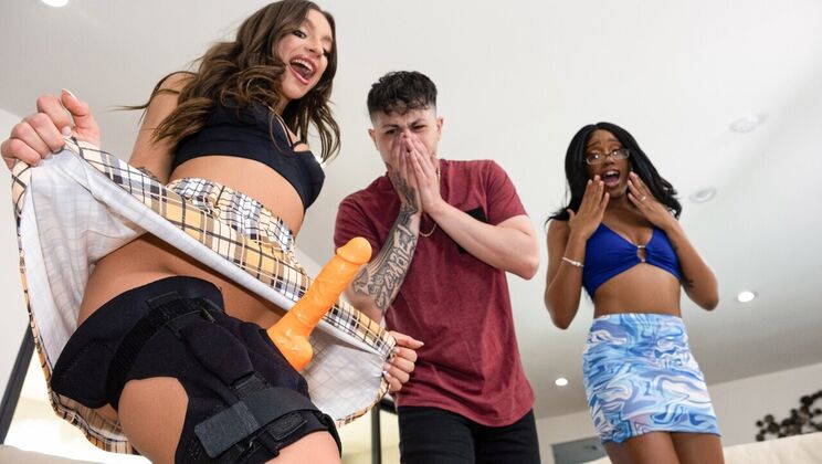 Cheating Lesbians Use Strap-On