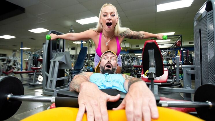 Facial Frenzy with Elana Bunnz