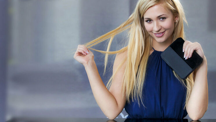 2015's Hottest Blonde Episode