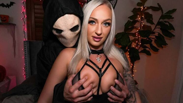 Facial Cum for Elana Bunnz from Johnny Love