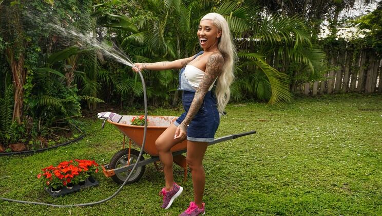 [RKPrime] - Big Cock vs Tight Pussy in Nature - Logan Xander - Kona Jade