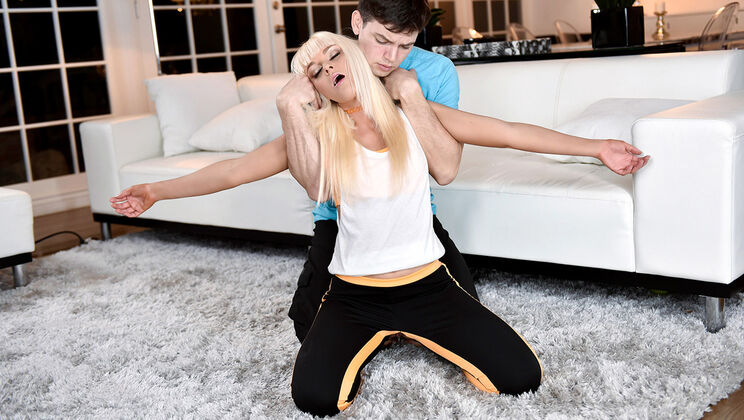 Marie Mccray's MILF Blowjob Session