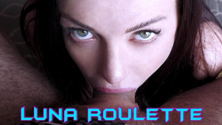 [WakeupnFuck] - Luna Roulette's Big Tits Bounce - Luna Roulette