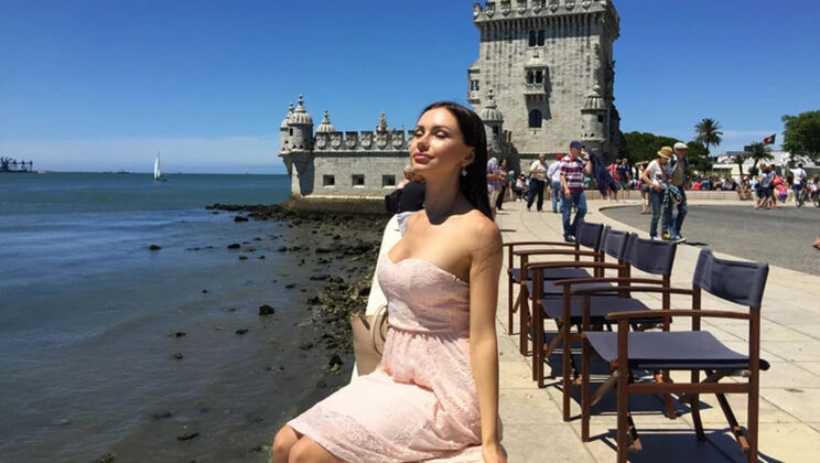 Young Sasha Rose Gets Naughty