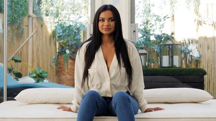 [NetGirl] - Casting Couch with Sophia and Numi - Sophia - Numi