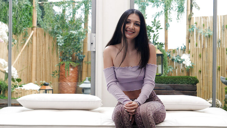 [NetGirl] - Auditioning with April in Doggystyle - April