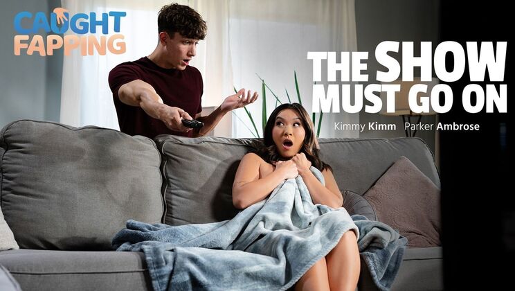 Asian Blonde Look Alike Goes Deepthroat