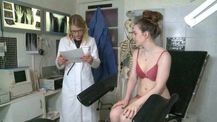 [Ersties] - Doro and Isabella: Glasses and Piercings Add Fun - Isabella (Ersties) - Doro (Ersties)