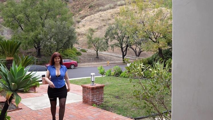 MILF Syren De Mer Takes Big Black Cock in Both Holes