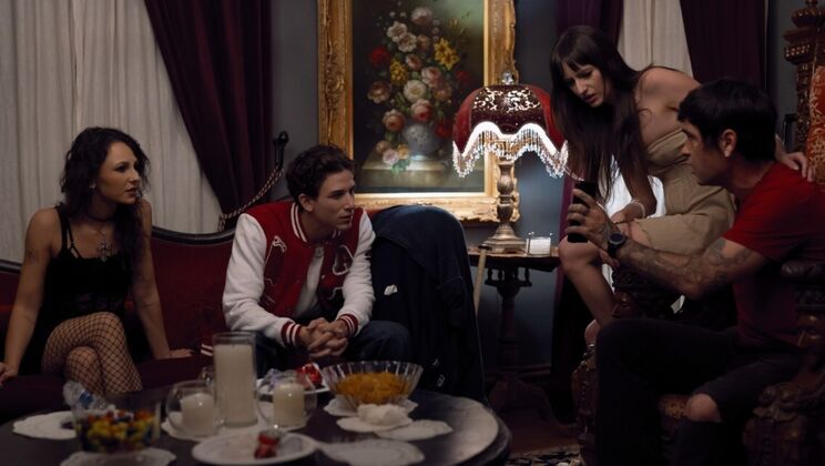 [DigitalPlayground] - Facial Frenzy in Bedroom - Liz Jordan - Parker Ambrose