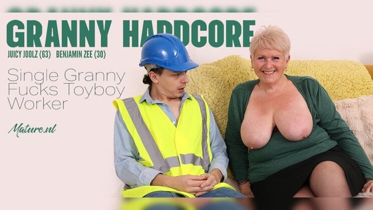 Natural Boobs Mature Juicy Joolz Gets Creampied by Worker